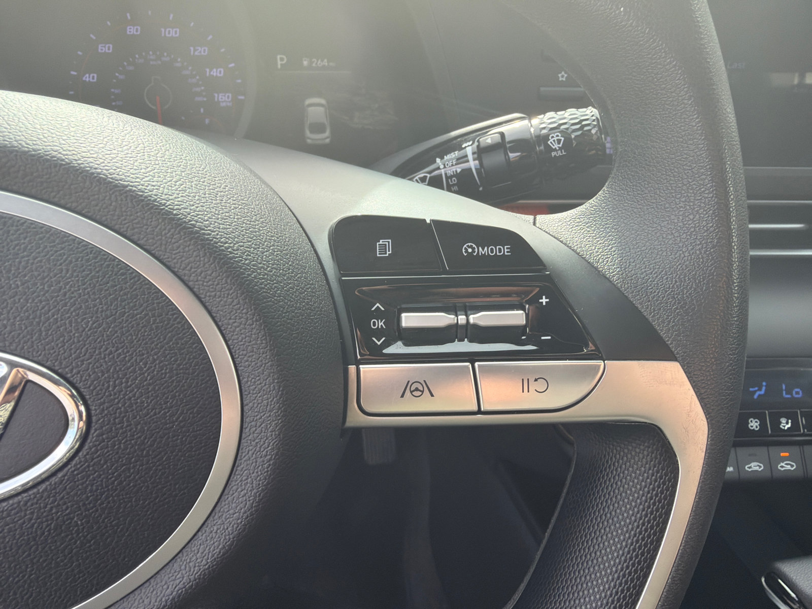 Certified 2023 Hyundai Elantra SEL FWD image 25