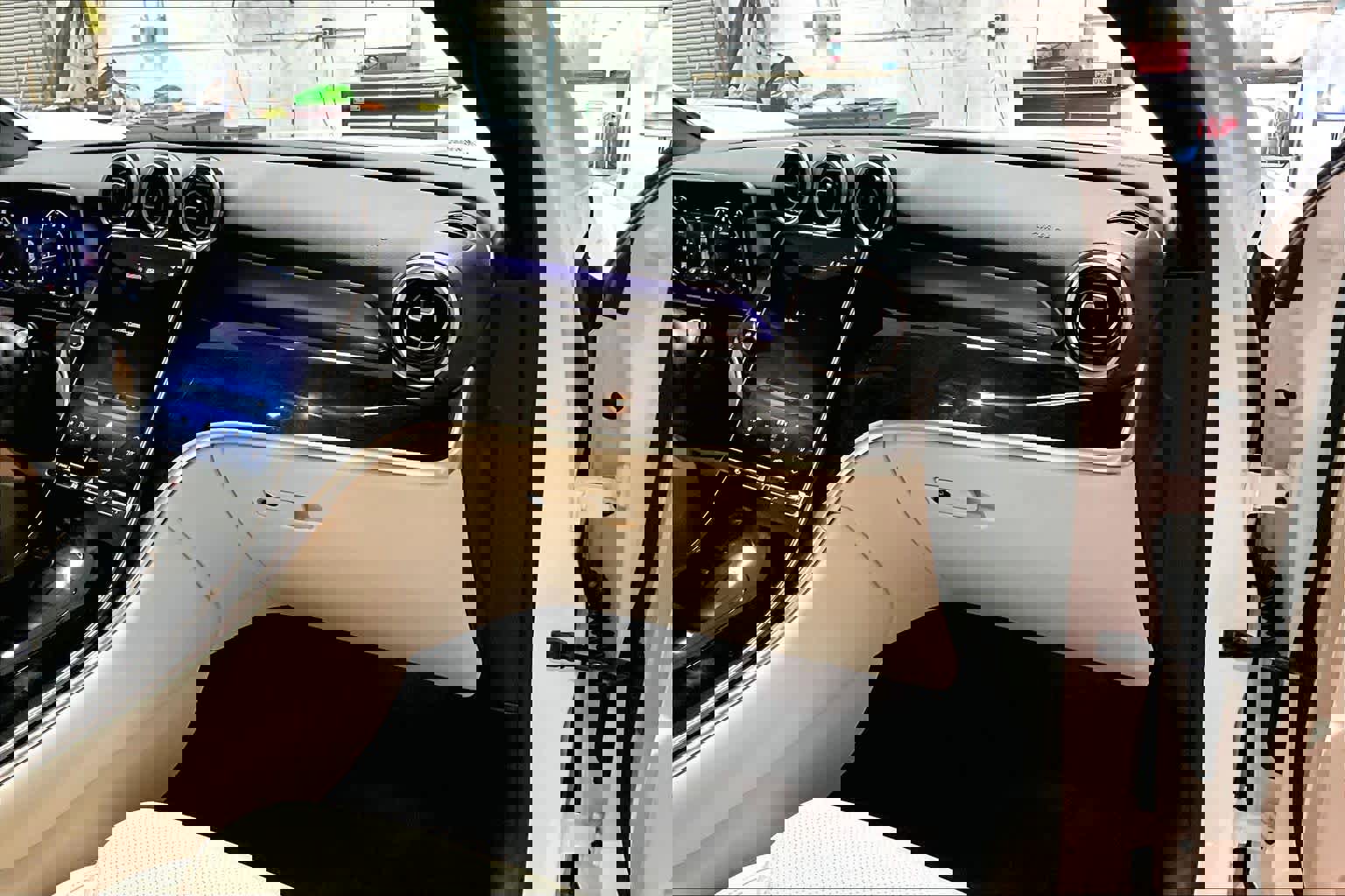 Used 2026 Mercedes-Benz GLC 300 4MATIC image 19