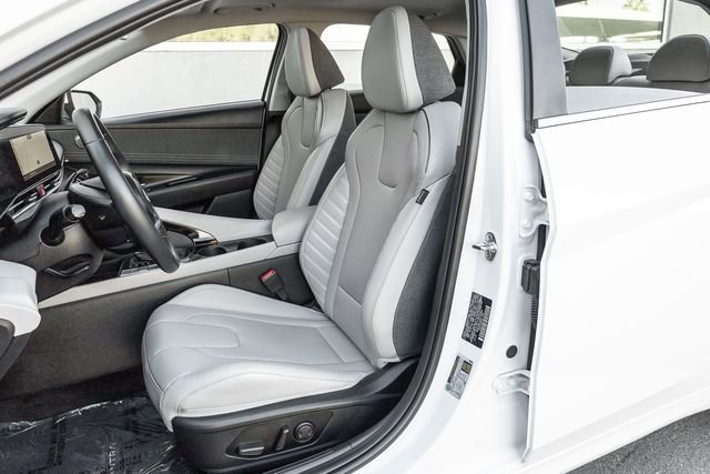 Used 2024 Hyundai Elantra Limited image 11