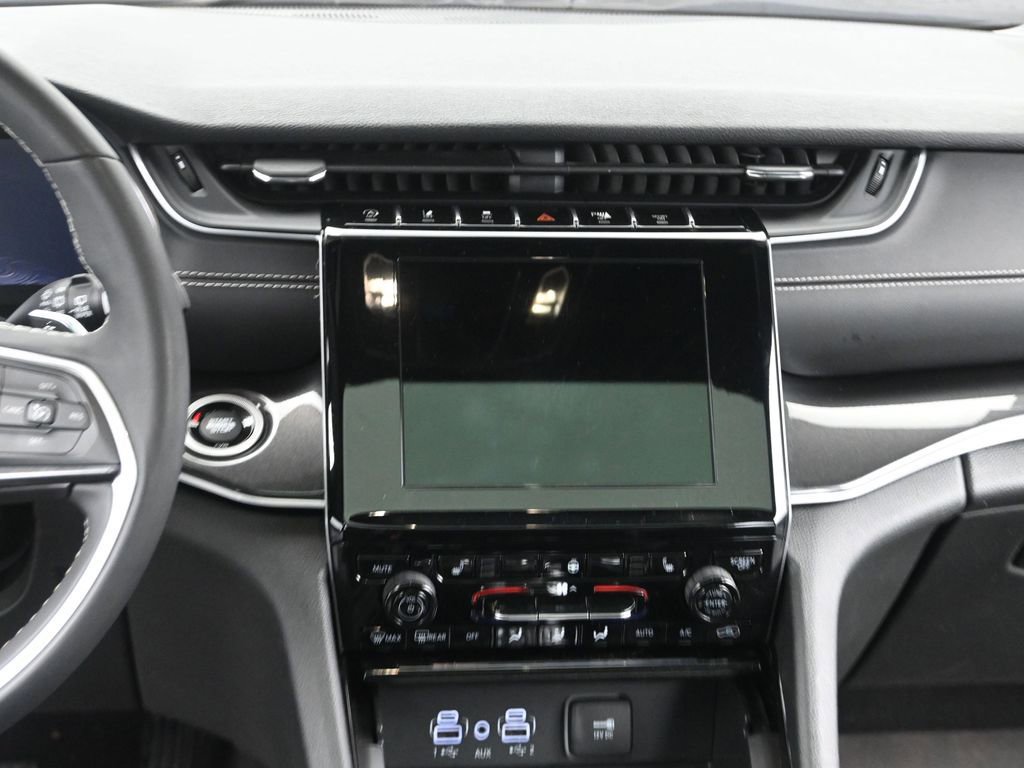 Used 2023 Jeep Grand Cherokee L Altitude image 27