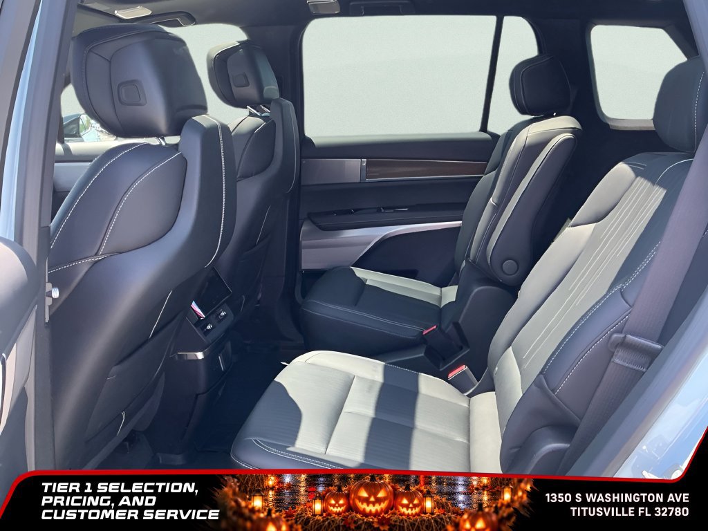 Used 2026 Cadillac Vistiq Sport w/ LPO, Floor Liner Package AWD/4WD image 28