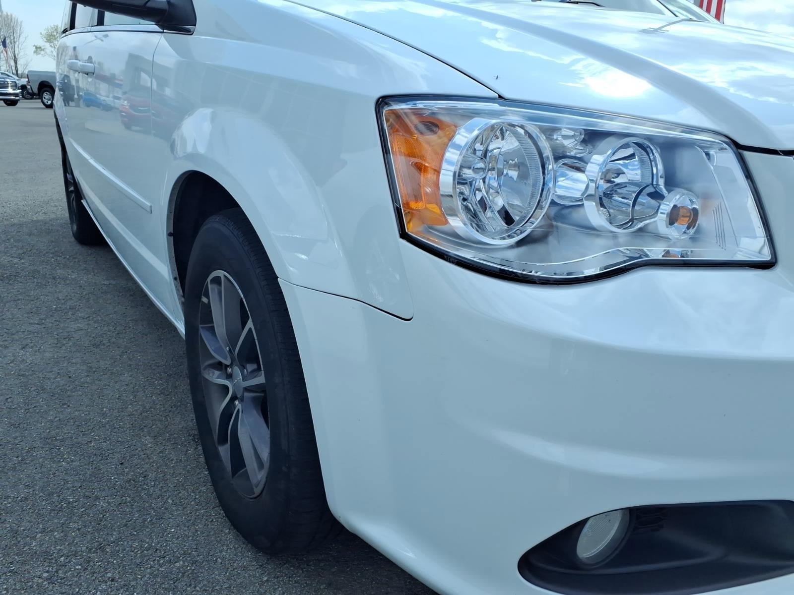 Used 2017 Dodge Grand Caravan SXT image 20