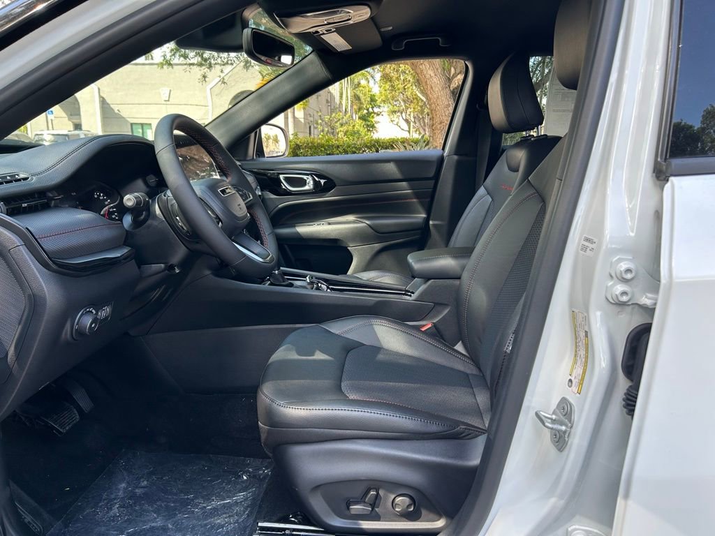 New 2026 Jeep Compass Trailhawk image 15