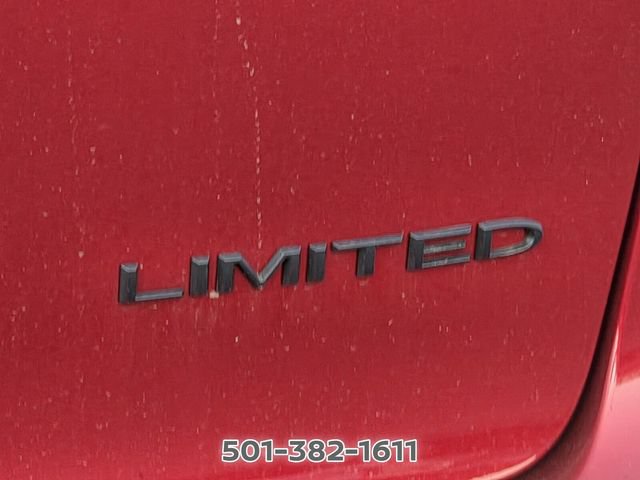 Used 2026 Chrysler Pacifica Limited w/ Uconnect Theater Family Group FWD image 4