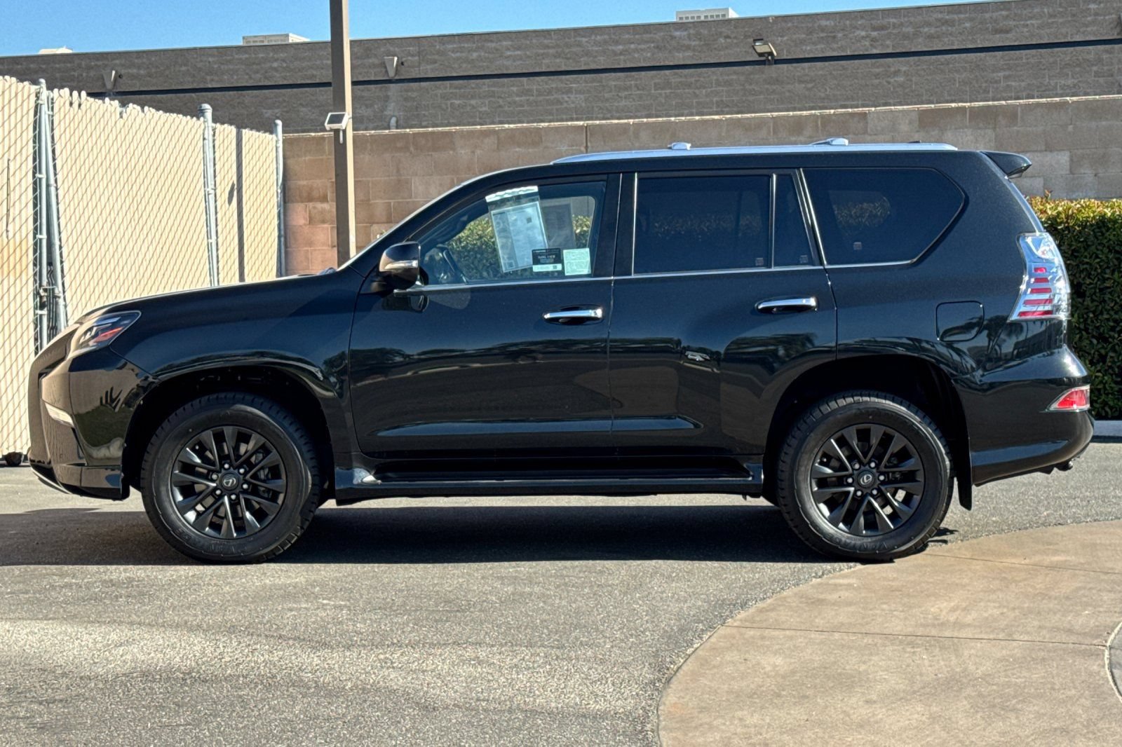 Certified 2023 Lexus GX 460 Premium w/ Premium Package AWD/4WD image 7