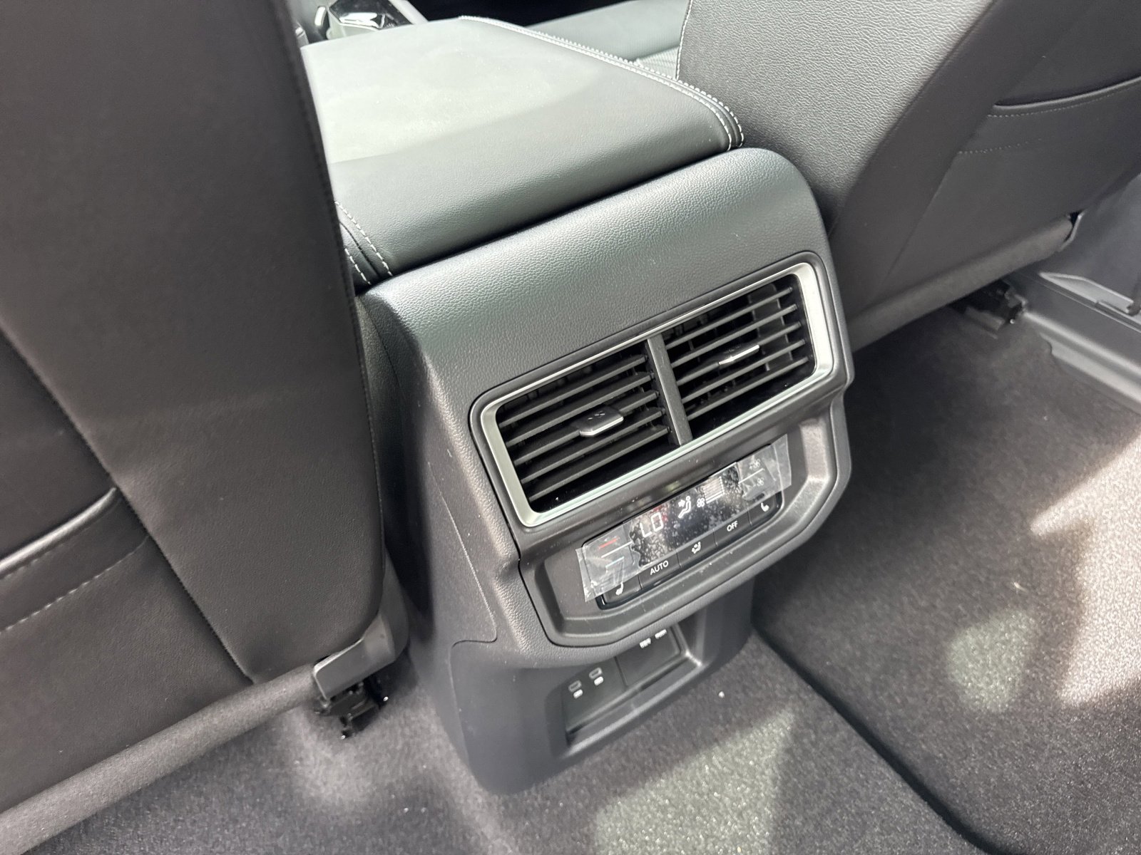 New 2026 Volkswagen Atlas SEL Premium R-Line image 23