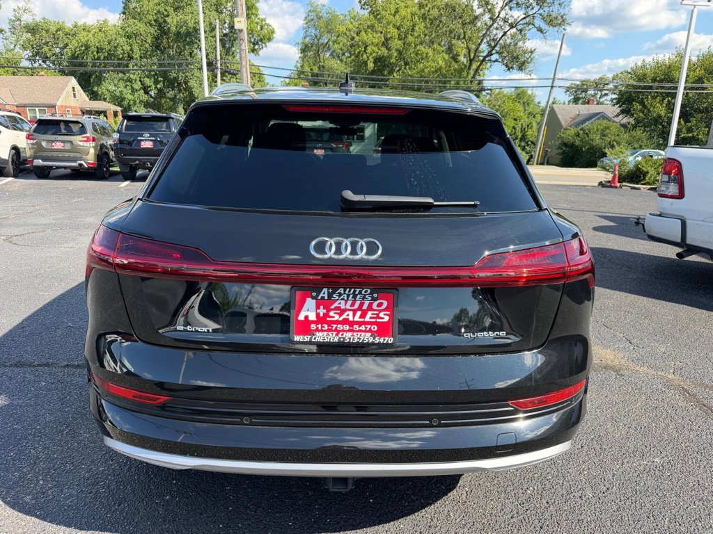 Used 2022 Audi e-tron Premium w/ Towing Package AWD/4WD image 7