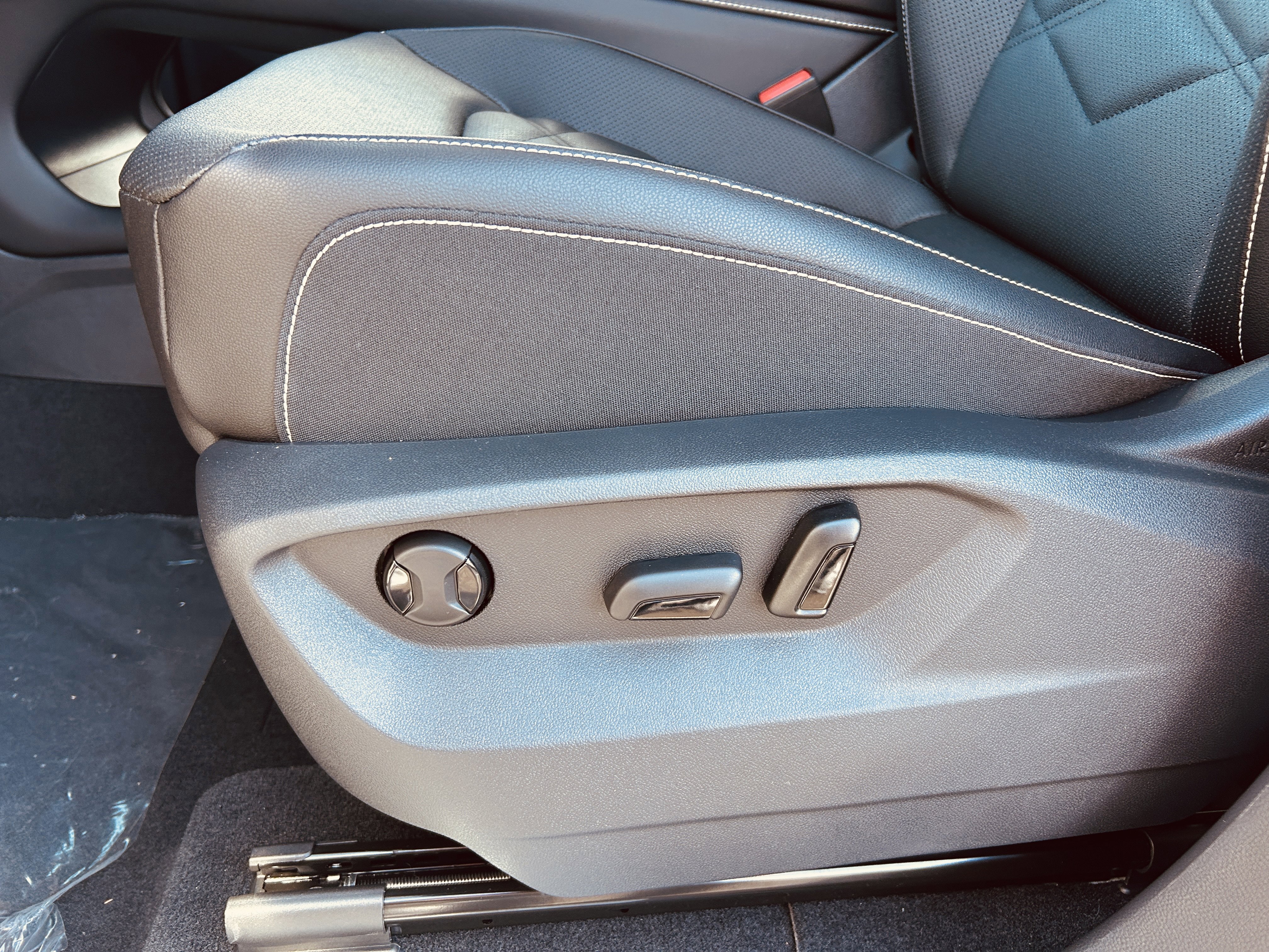 New 2026 Volkswagen Atlas SE image 22