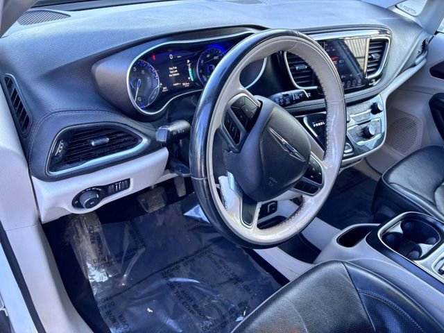Used 2020 Chrysler Pacifica Limited image 9