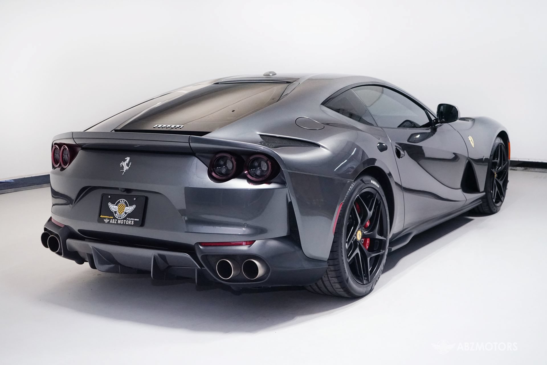 Used 2019 Ferrari 812 Superfast RWD image 6