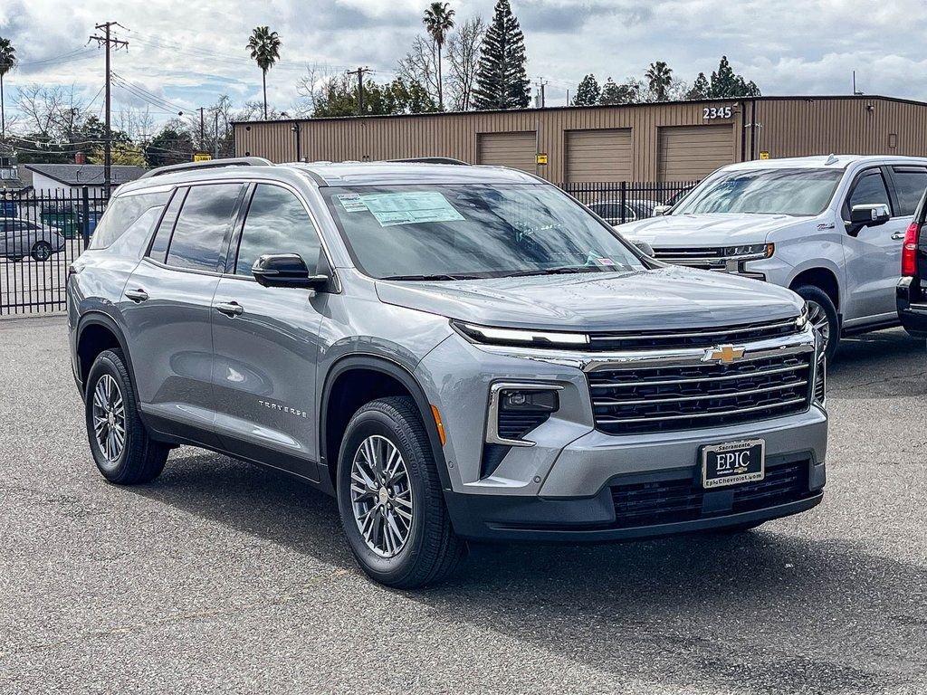 New 2026 Chevrolet Traverse LT w/ Enhanced Driving Package image 5