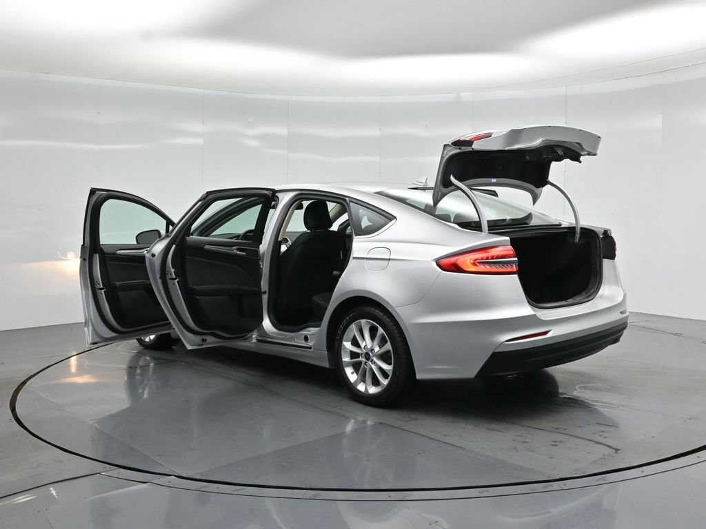 Certified 2019 Ford Fusion SE FWD image 33