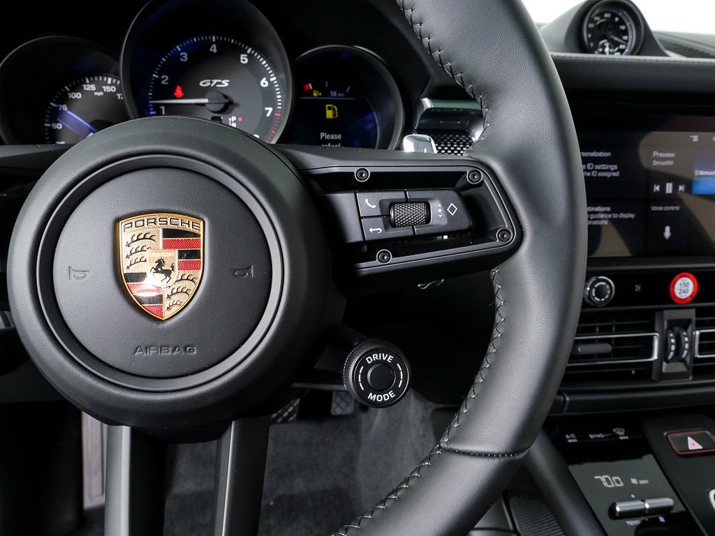 New 2026 Porsche Macan GTS image 11