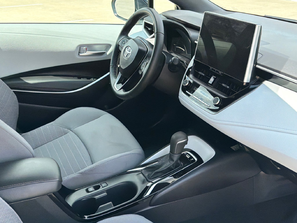 Used 2025 Toyota Corolla SE w/ SE Premium Package FWD image 12