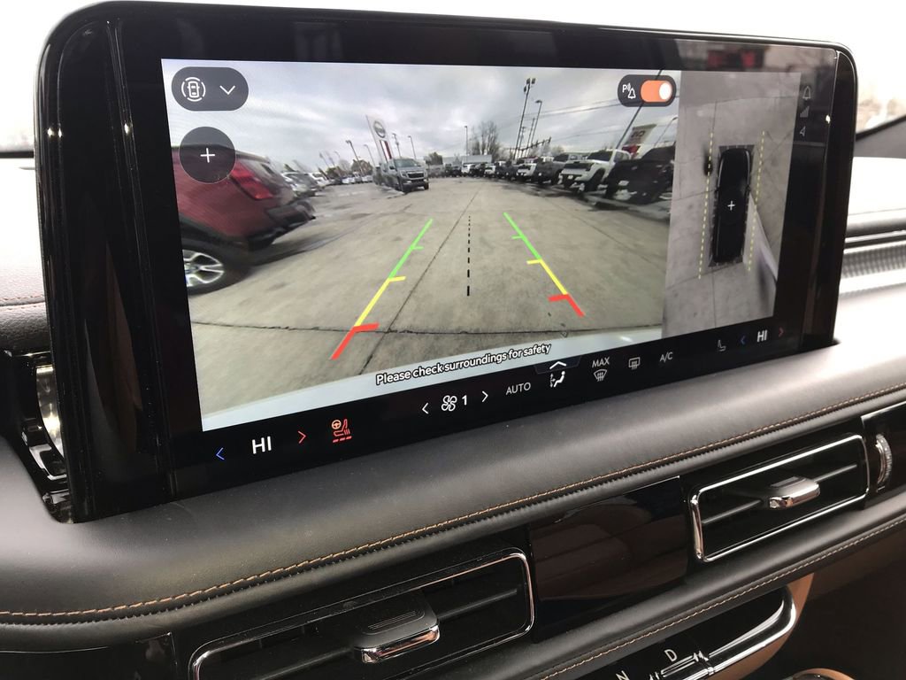 Used 2025 Lincoln Aviator Black Label AWD/4WD image 17