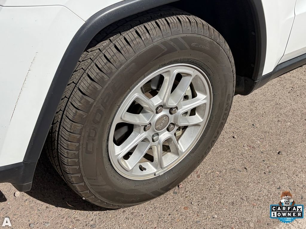 Used 2018 Jeep Grand Cherokee Laredo RWD image 8