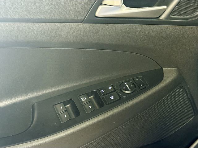 Used 2020 Hyundai Tucson SE image 18