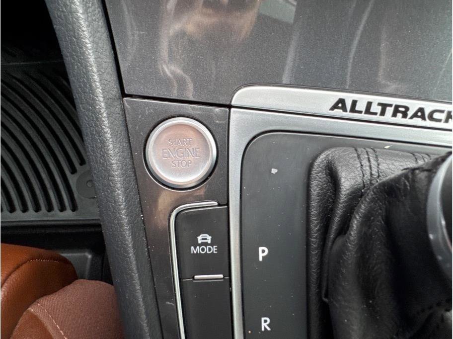 Used 2018 Volkswagen Golf Alltrack SEL image 22