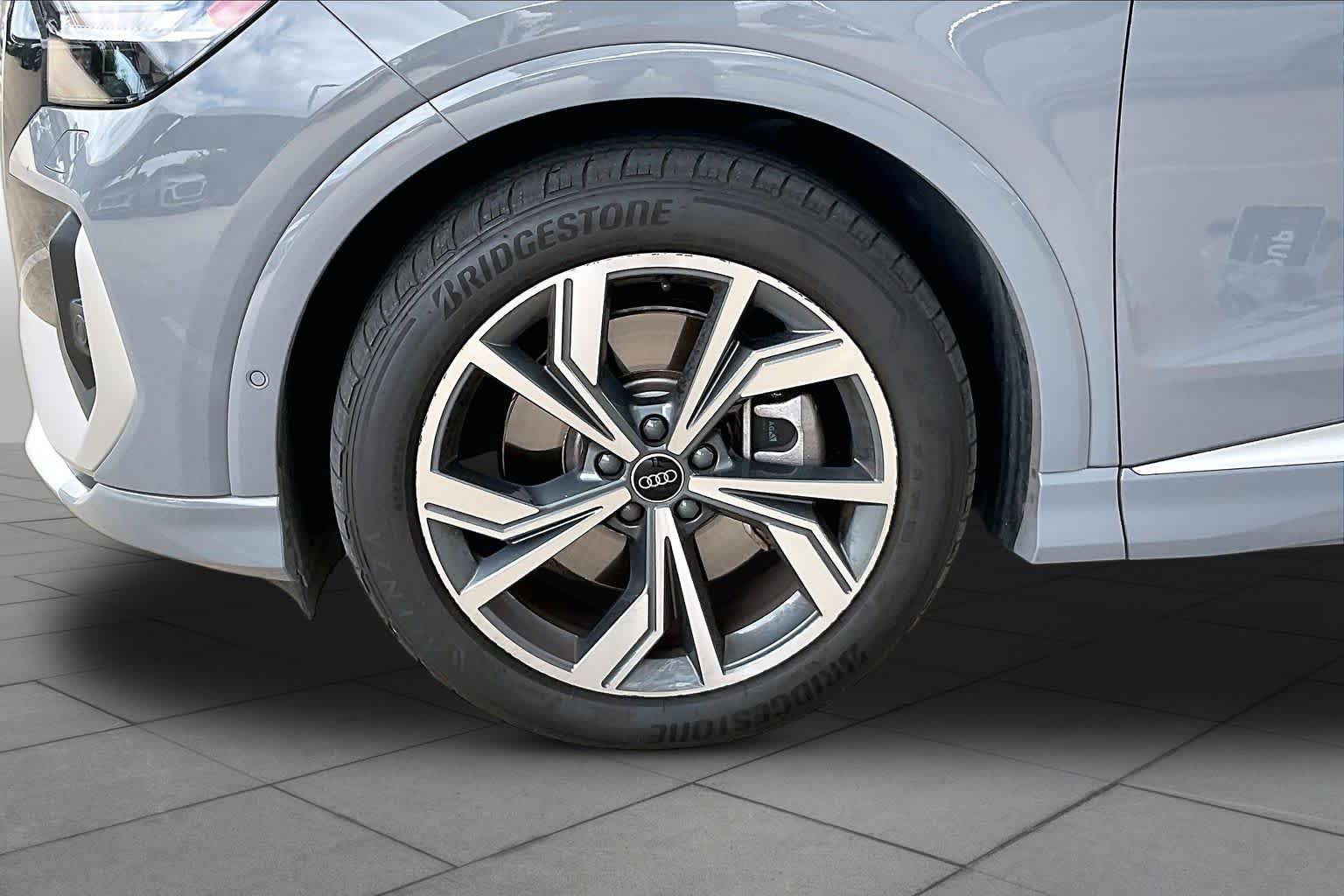 Used 2024 Audi Q4 e-tron Prestige AWD/4WD image 10