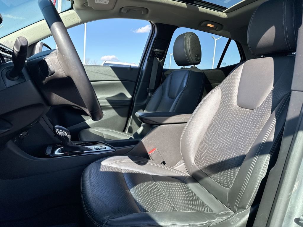Used 2023 Buick Encore GX Essence w/ Experience Buick Package image 11