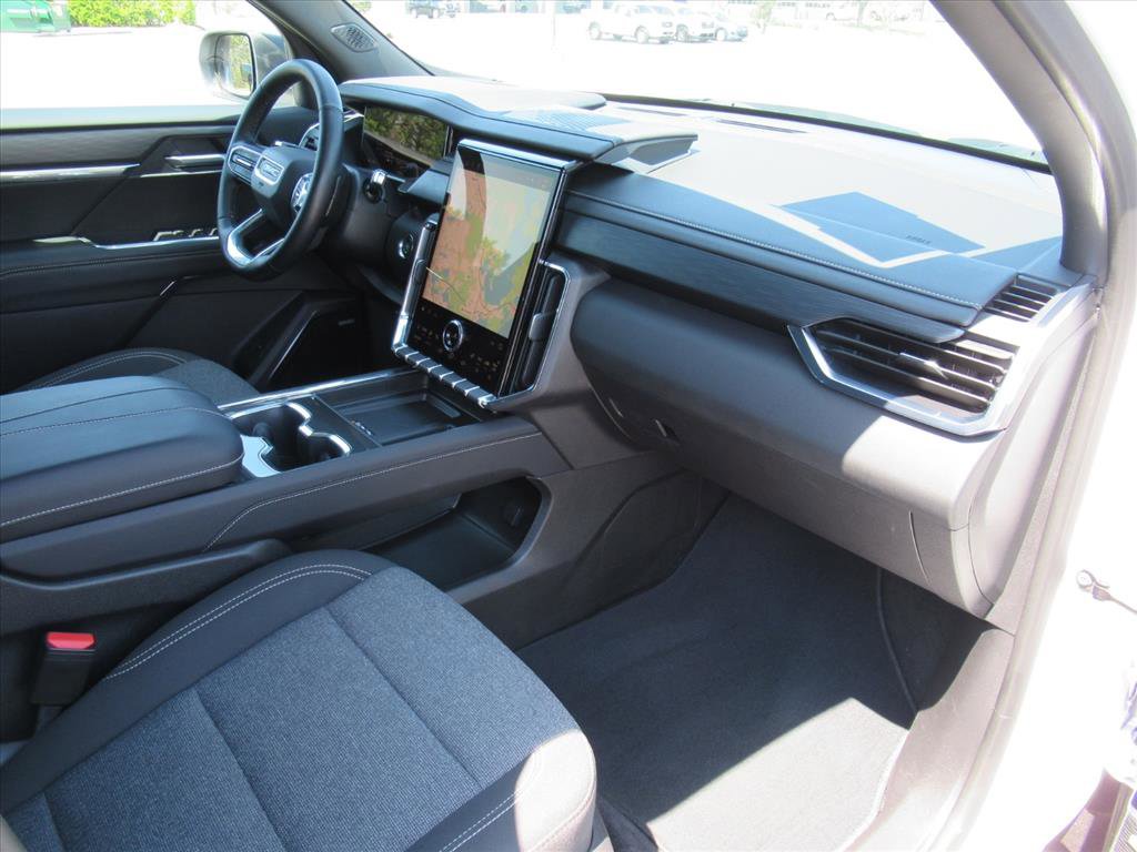 Used 2025 GMC Acadia Elevation image 11