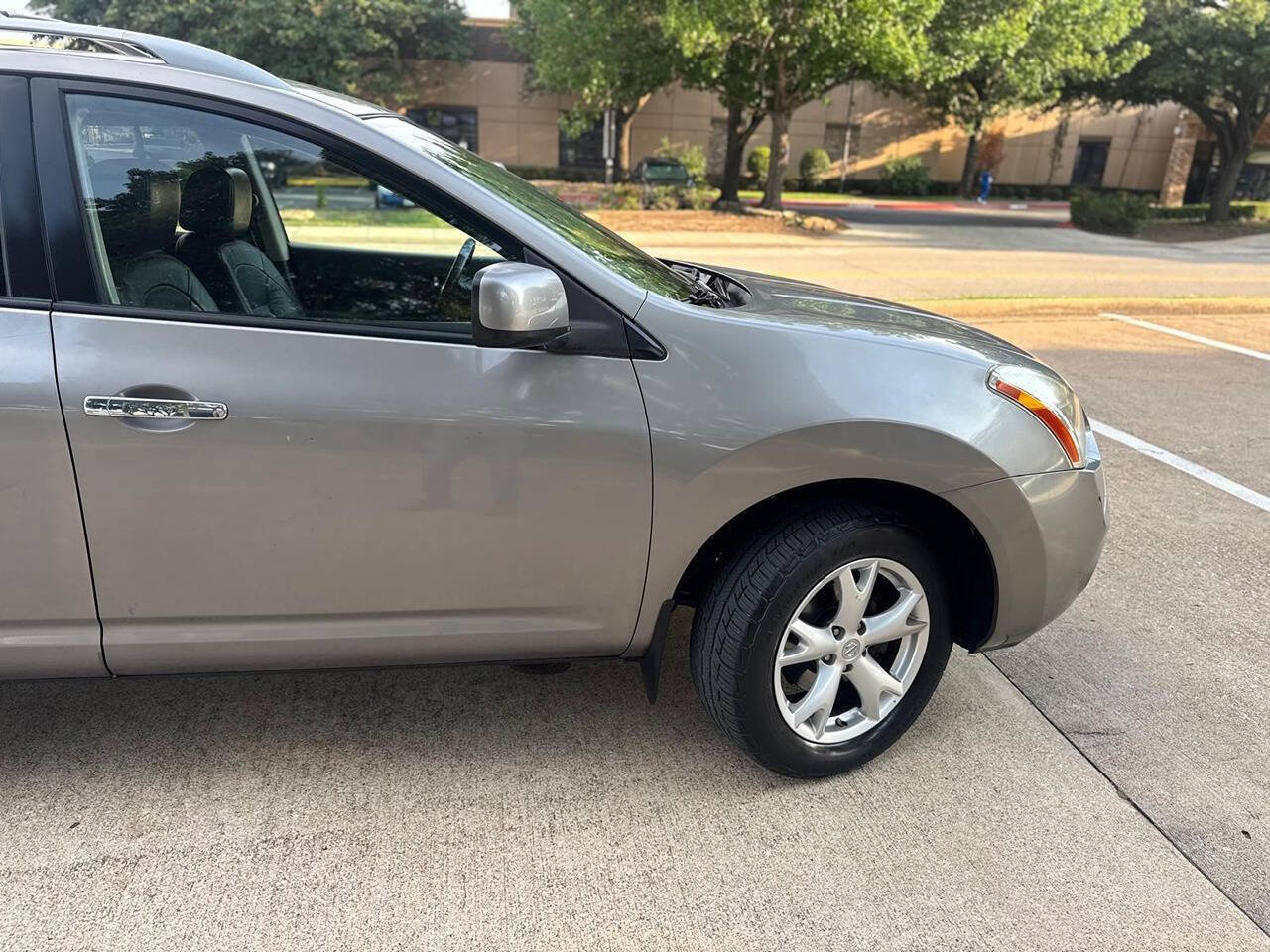 Used 2010 Nissan Rogue SL w/ Premium Pkg AWD/4WD image 33