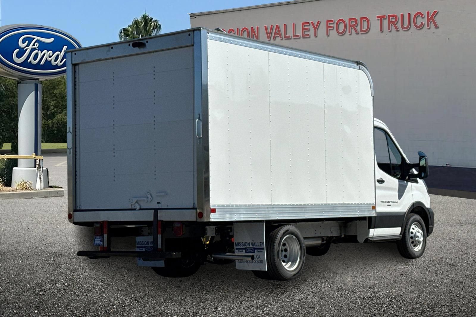New 2025 Ford Transit 350 Low Roof DRW w/ Interior Upgrade Package RWD image 4