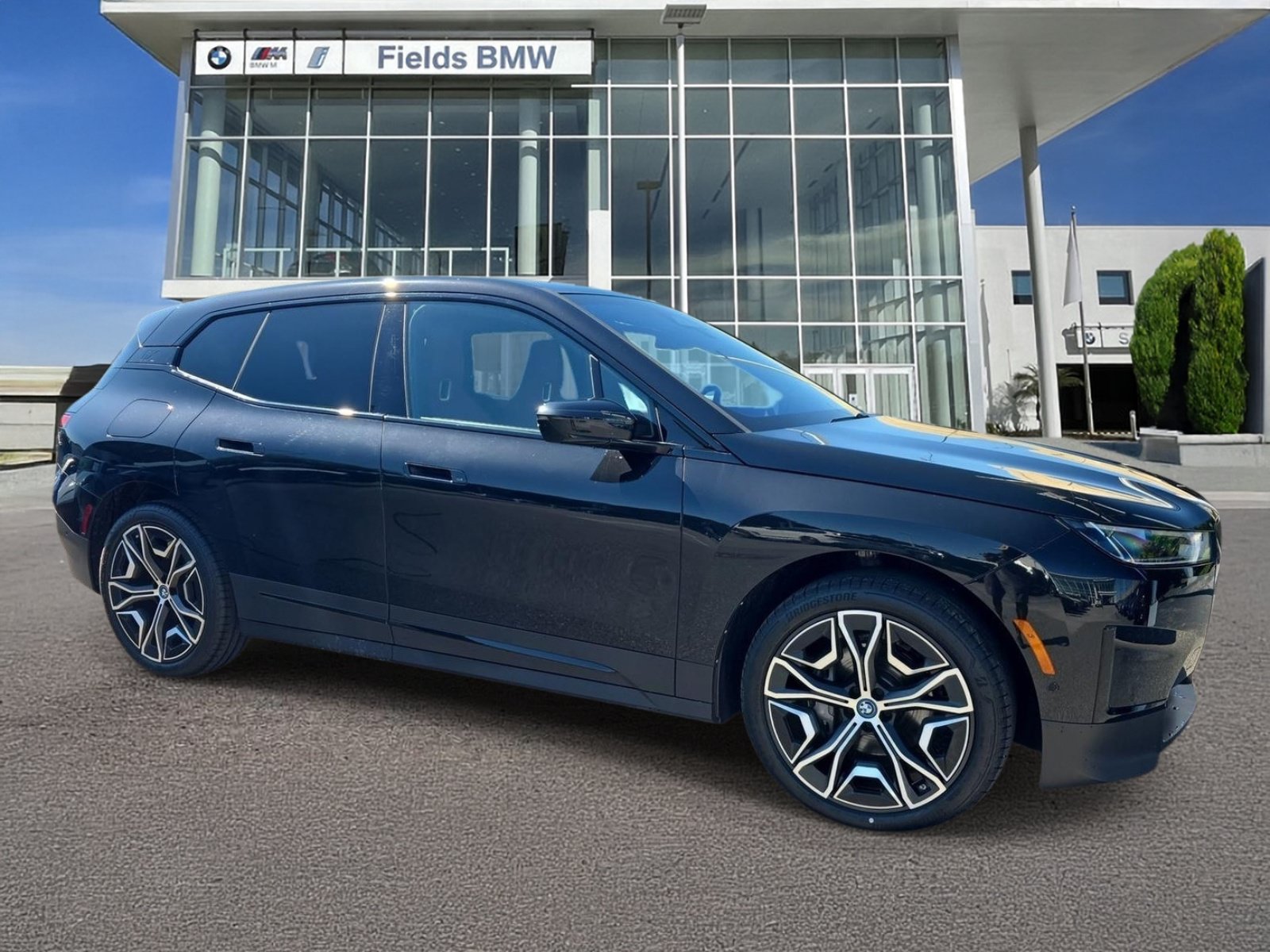 Certified 2024 BMW iX xDrive50 w/ Luxury Package AWD/4WD image 1