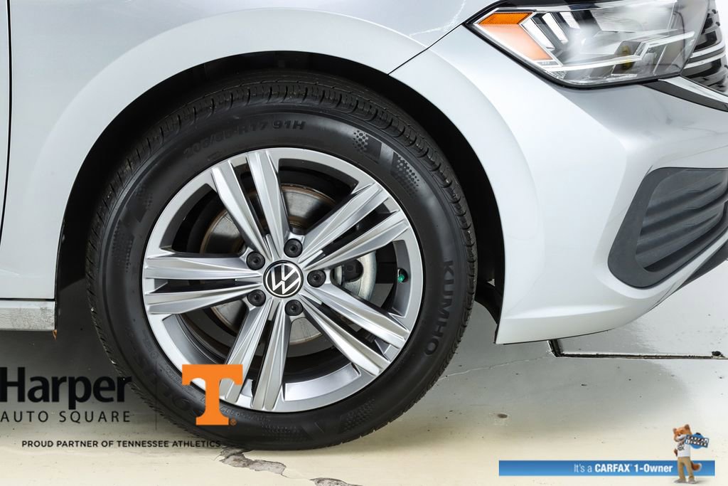 Used 2023 Volkswagen Jetta SE w/ Panoramic Sunroof Package image 14