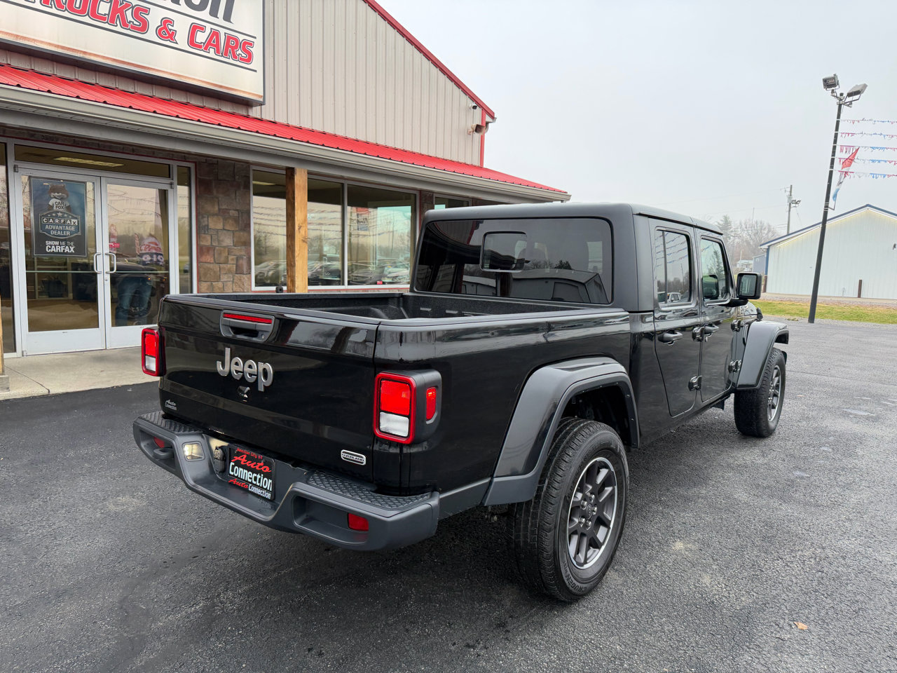 Used 2023 Jeep Gladiator Overland image 4