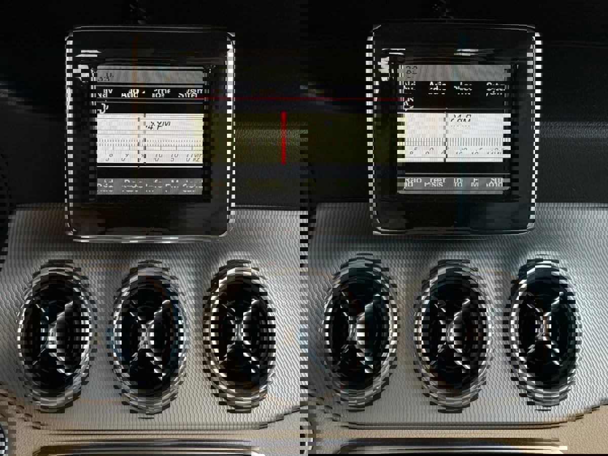 Used 2015 Mercedes-Benz GLA 250 4MATIC image 53