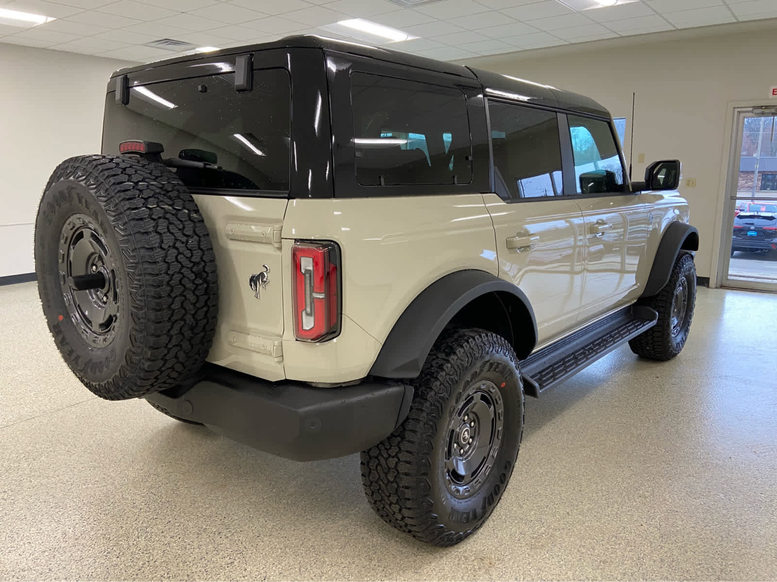 New 2025 Ford Bronco Outer Banks w/ Sasquatch Package image 6