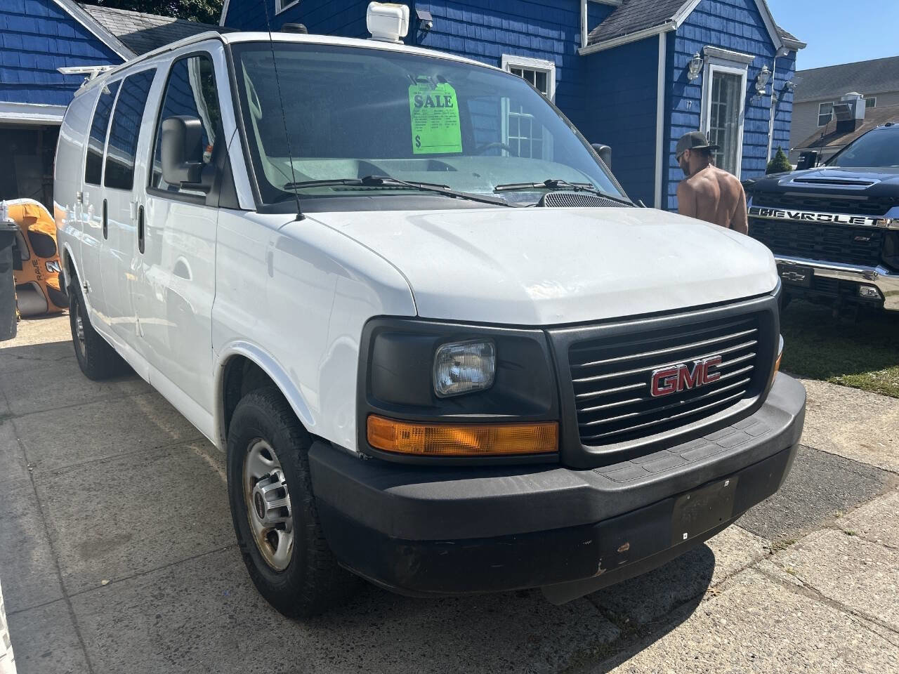 Used 2014 GMC Savana 2500 w/ Cold Climate Package image 4