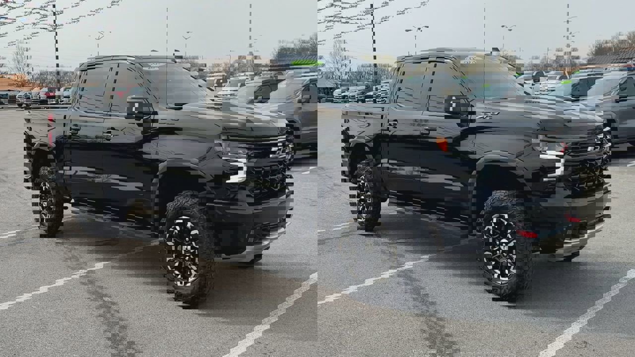 Used 2024 Chevrolet Silverado 1500 ZR2 w/ Technology Package image 9