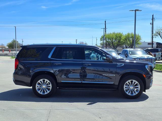 Used 2024 GMC Yukon SLT w/ SLT Premium Package image 2