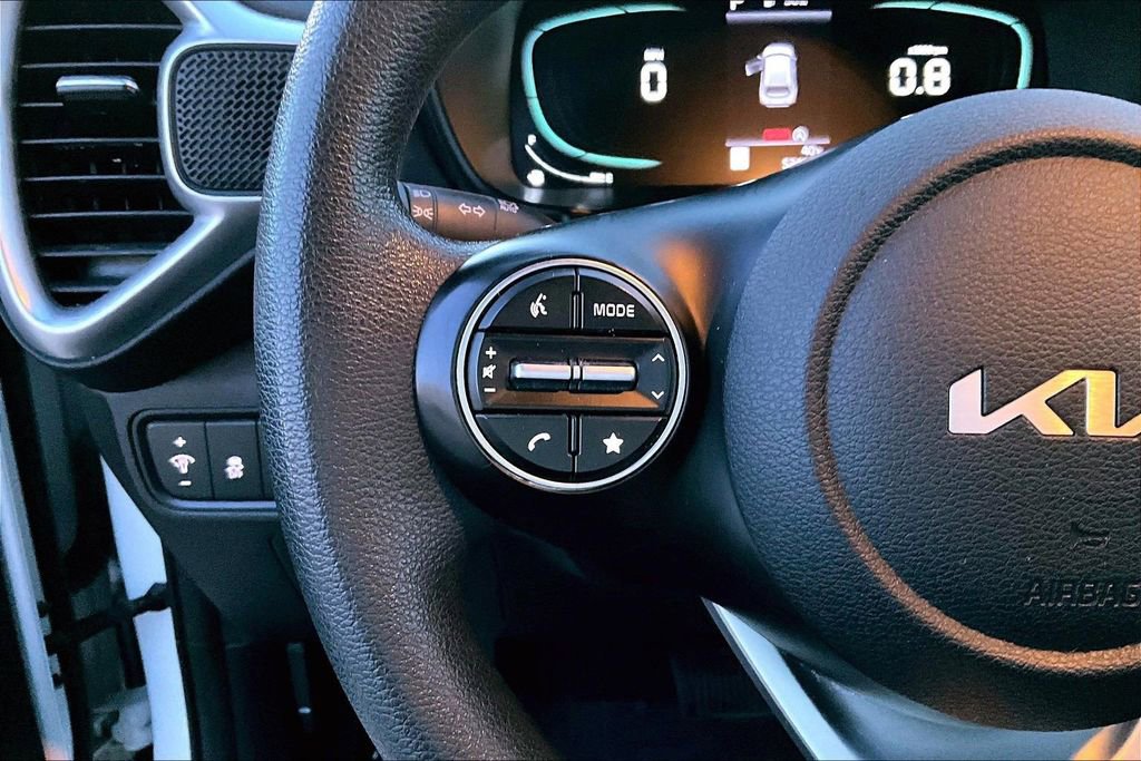Used 2023 Kia Soul LX w/ LX Technology Package image 17