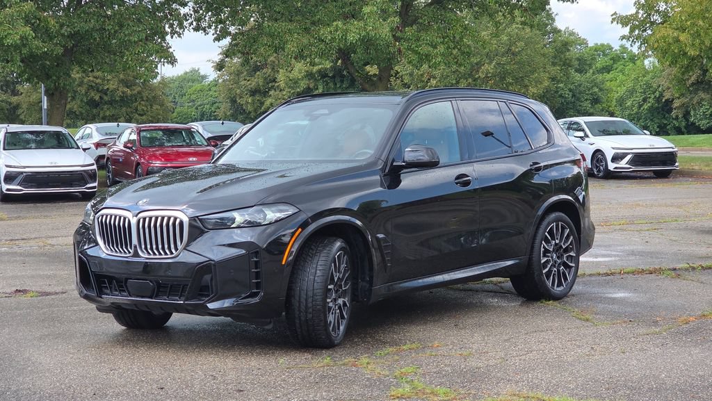 Used 2024 BMW X5 xDrive40i w/ M Sport Package AWD/4WD image 4