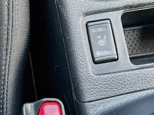 Used 2019 Nissan Rogue S w/ Special Edition Package FWD image 16