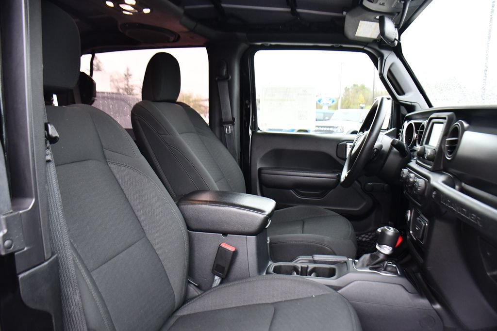 Used 2021 Jeep Wrangler Sport AWD/4WD image 15