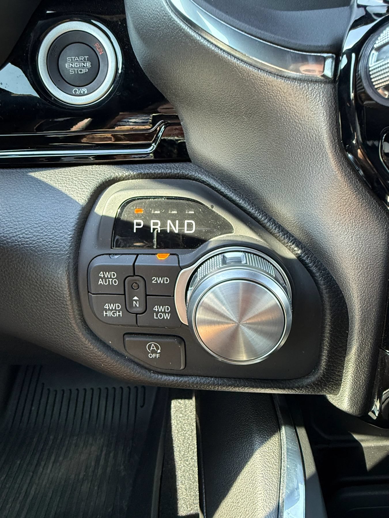 Used 2026 RAM 1500 Laramie AWD/4WD image 13