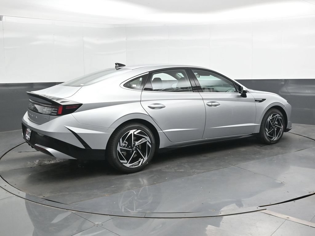 New 2026 Hyundai Sonata SEL AWD/4WD image 2