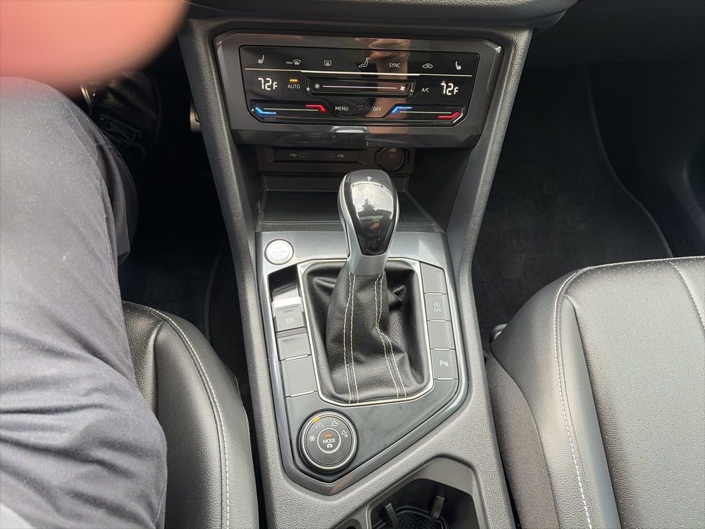 Certified 2023 Volkswagen Tiguan SE R-Line AWD/4WD image 19