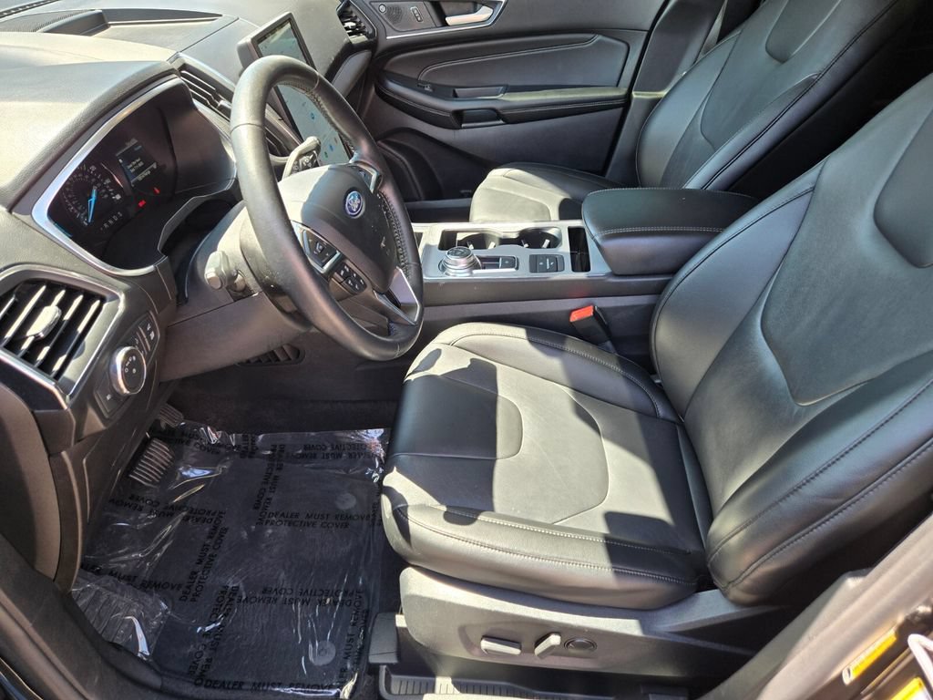 Used 2021 Ford Edge Titanium FWD image 10