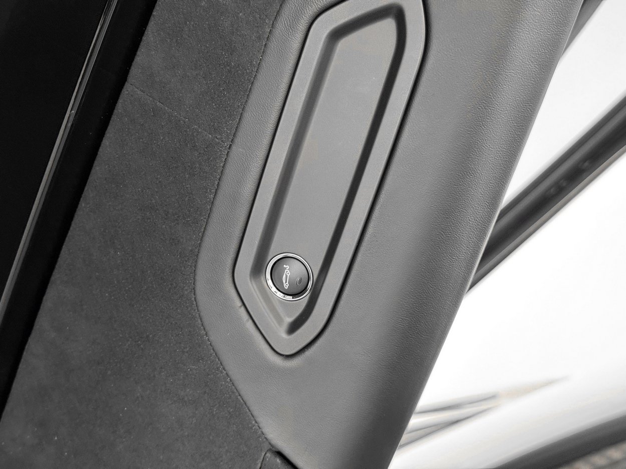 Used 2026 McLaren 750S RWD image 13
