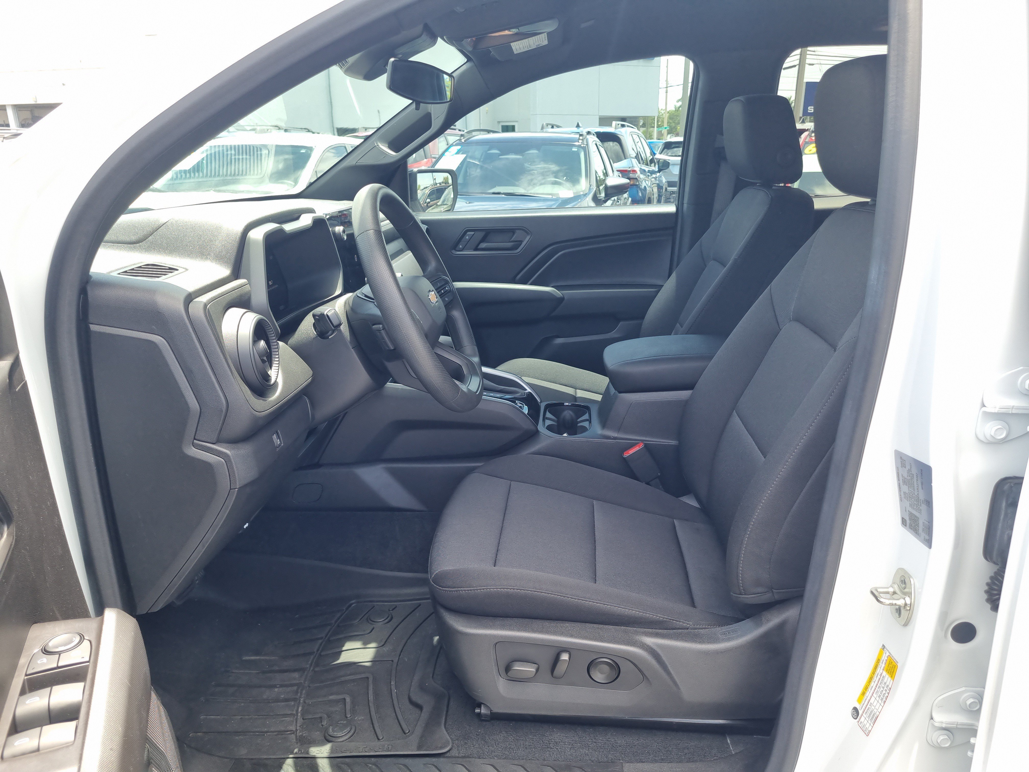 Used 2024 Chevrolet Colorado W/T w/ WT Convenience Package II RWD image 19