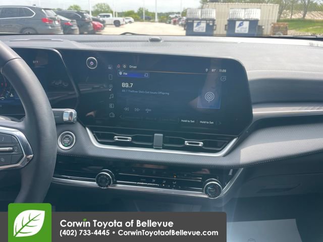 Used 2026 Chevrolet Equinox LT AWD/4WD image 11