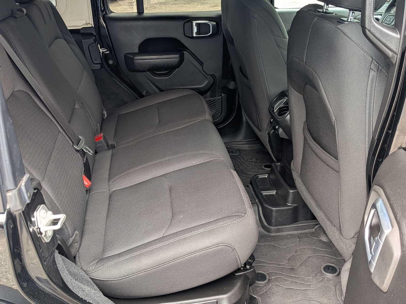 Used 2023 Jeep Wrangler Unlimited w/ Cold Weather Group AWD/4WD image 26