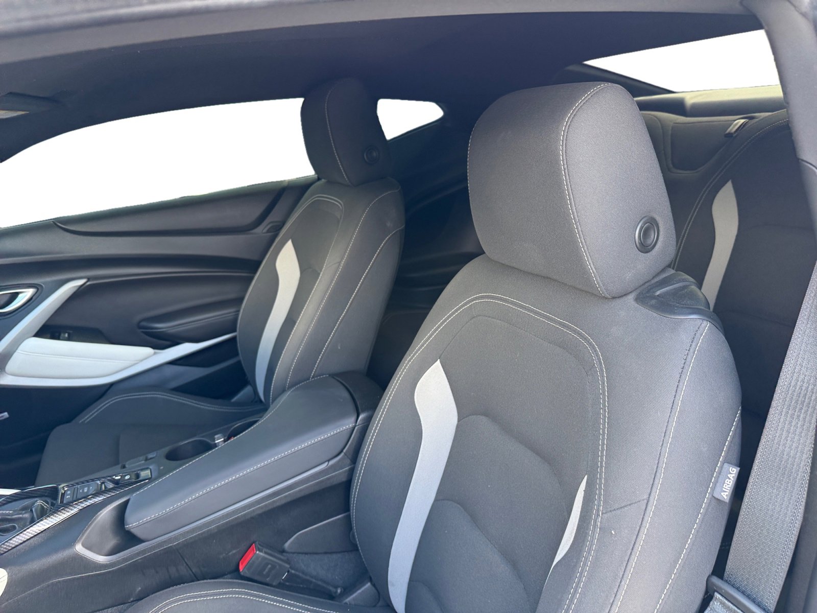 Used 2022 Chevrolet Camaro LT RWD image 10