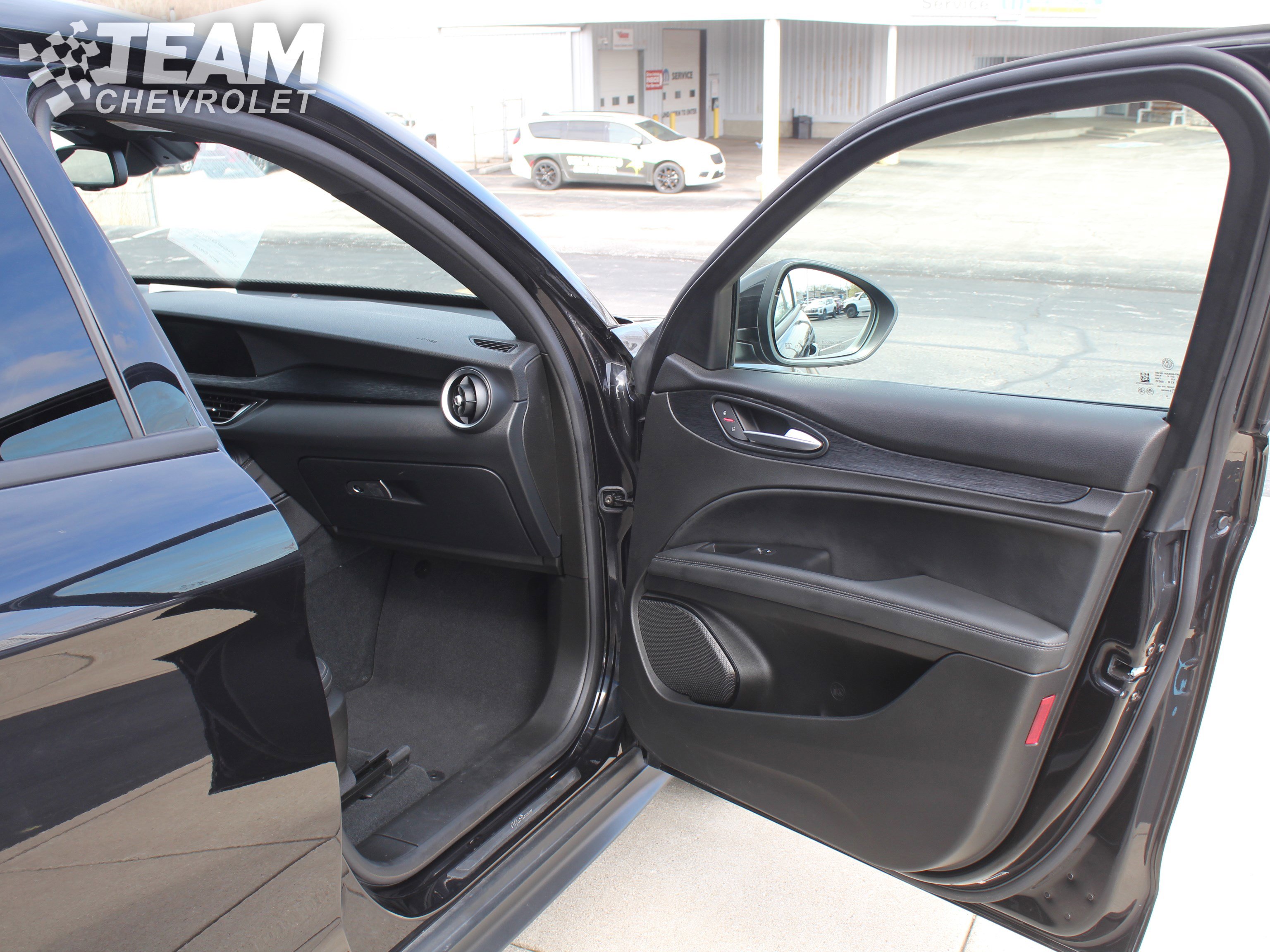 Used 2024 Alfa Romeo Stelvio Sprint image 26