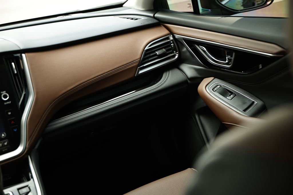 Used 2025 Subaru Outback Touring XT image 29